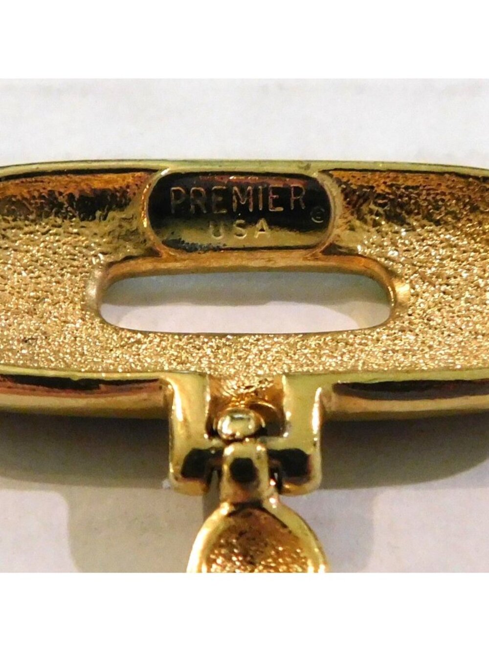 Premier Designs Vintage Signed Pin Gold Plated Black Enamel Hanging Charm Brooch - Picture 3 of 9